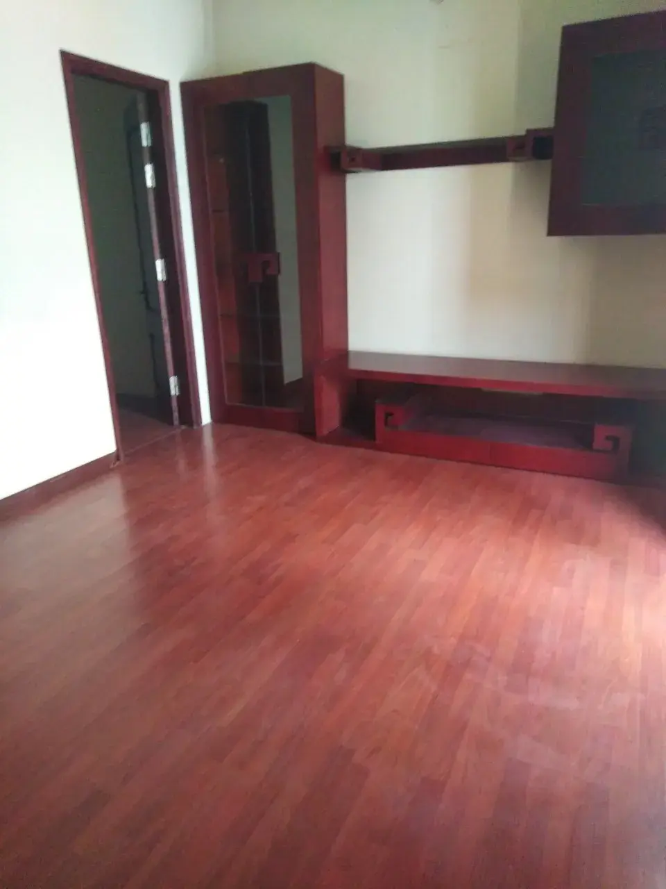 Cho thuê nhà nguyên căn ngõ 25 Nguyễn Chí Thanh, Q Đống Đa. DT 75m x 5 tầng, mt 6m. Giá 30tr