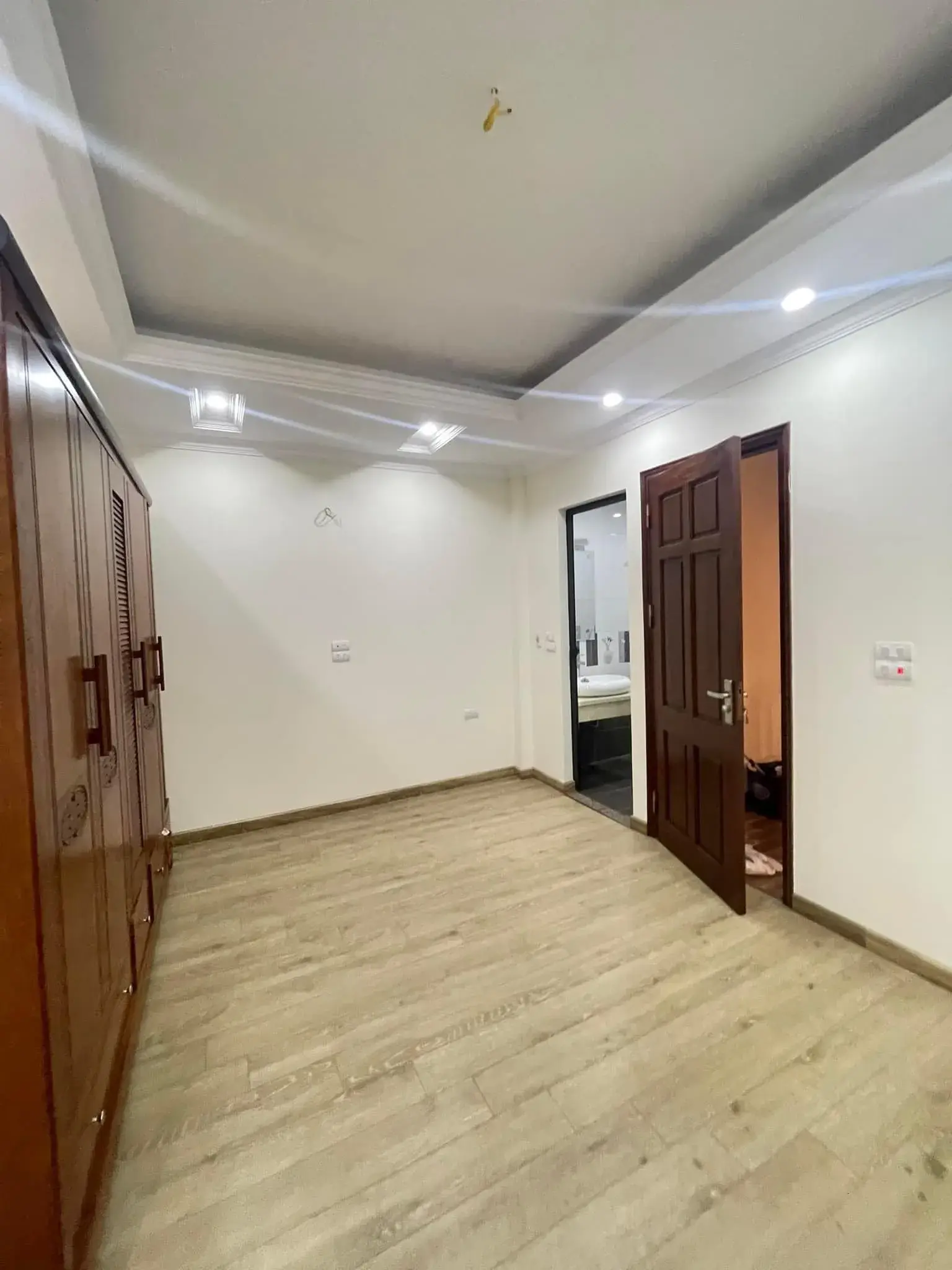 Cho thuê nhà riêng nguyên căn Trung Yên 11, Cầu Giấy. DT 75m x 4 tầng, mt 5m. Giá 28tr/th.